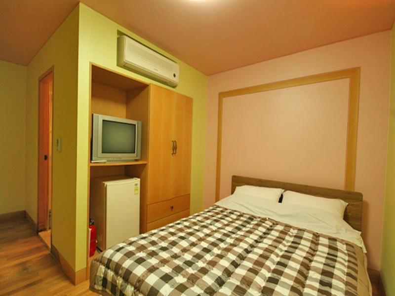 Hostel Lyndon Jeju Exterior photo
