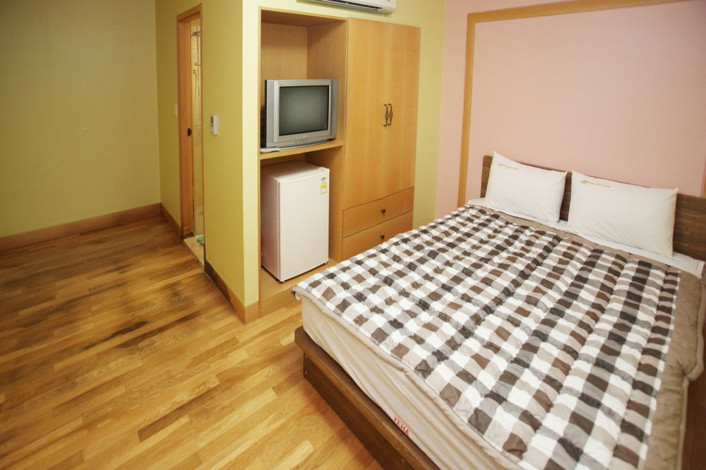 Hostel Lyndon Jeju Exterior photo